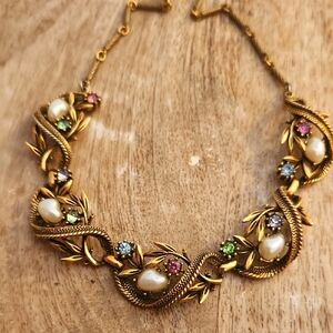 Vintage Necklace Goldtone Pearl/crystal